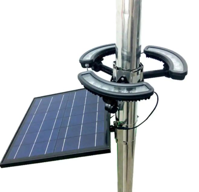 Triple Crescent - Solar Flagpole Light